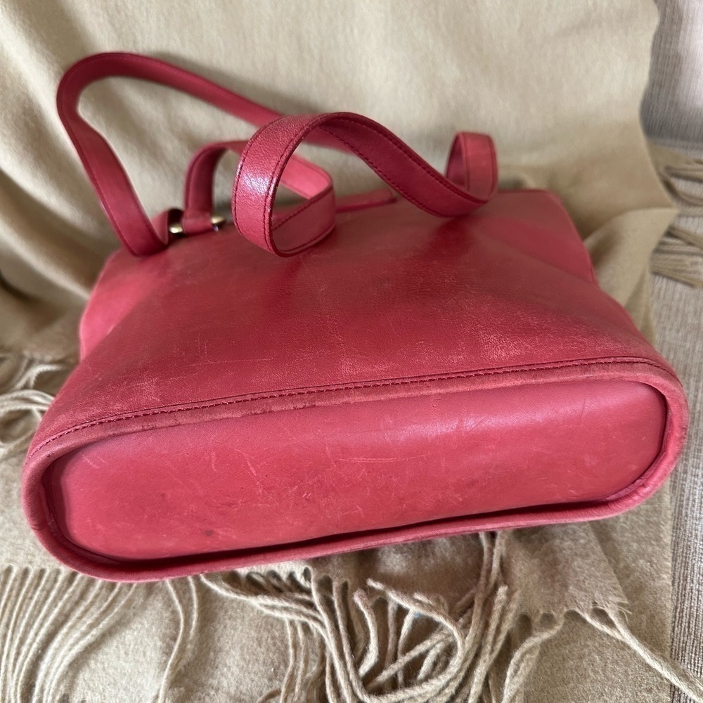 Artisans Alaska MC MASCOT Red Natural Cowhide Leather Bag - Picture 7 of 15